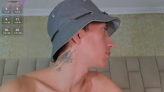 DereckCooperr online show from January 20, 3:48 am