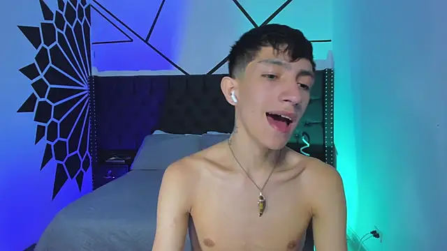 DereckCooperr online show from March 3, 11:03 pm