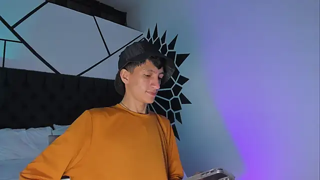 DereckCooperr online show from March 19, 3:20 am