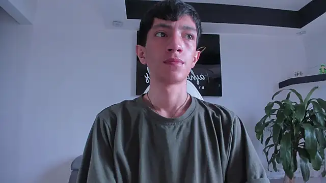 DereckCooperr online show from March 22, 9:42 pm