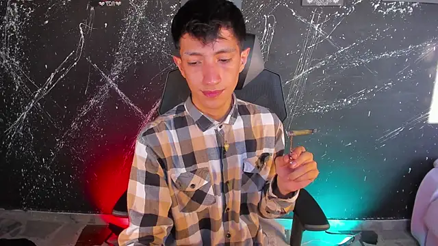 DereckCooperr online show from October 17, 9:50 pm