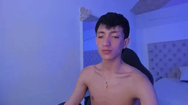 DereckCooperr online show from October 21, 10:10 pm