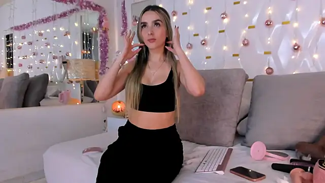 Snapshot of Gabbyy_ chatting on December 21, 10:30 pm Gabbyy online show from December 21, 10:30 pm