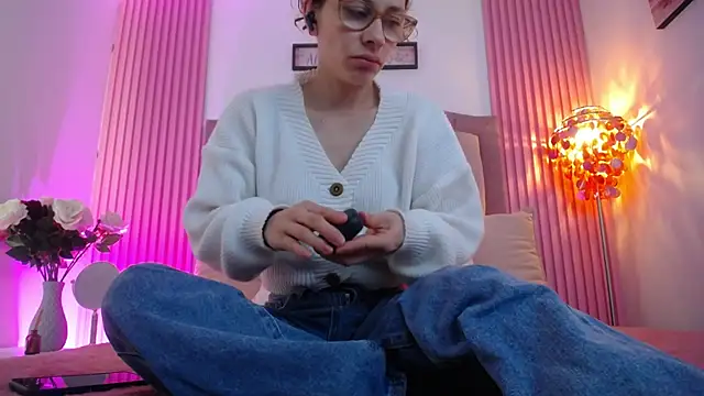 Snapshot of Katy_Van chatting on May 30, 2:47 pm Katy Van online show from May 30, 2:47 pm