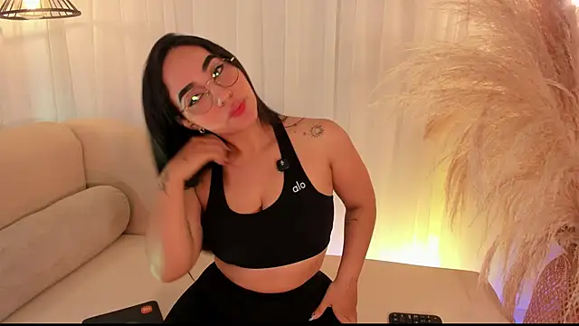 Snapshot of anniesweet02 chatting on October 10, 10:53 pm anniesweet02 online show from October 10, 10:53 pm