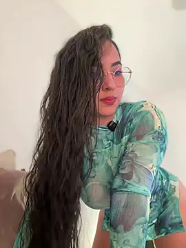 Snapshot of anniesweet02 chatting on February 9, 11:31 pm anniesweet02 online show from February 9, 11:31 pm