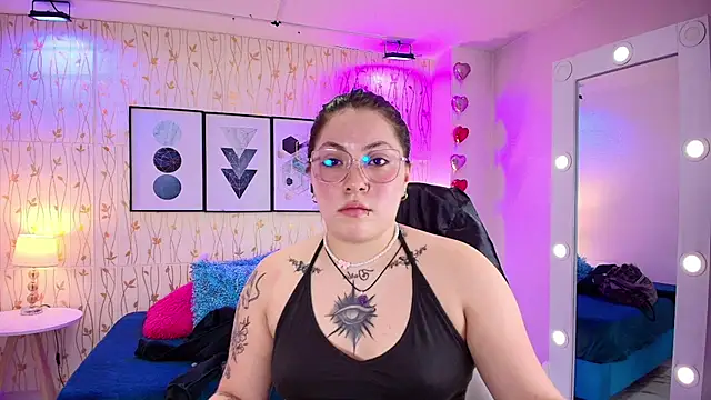 Snapshot of Isa_reel chatting on February 11, 7:48 pm Isa reel online show from February 11, 7:48 pm