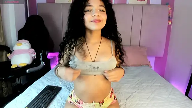 Winnifer Gonzal online show from March 10, 3:01 am