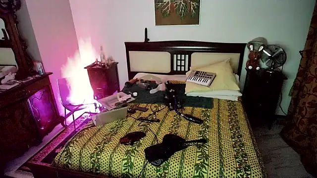 CharlotteVixxens online show from March 31, 11:16 pm