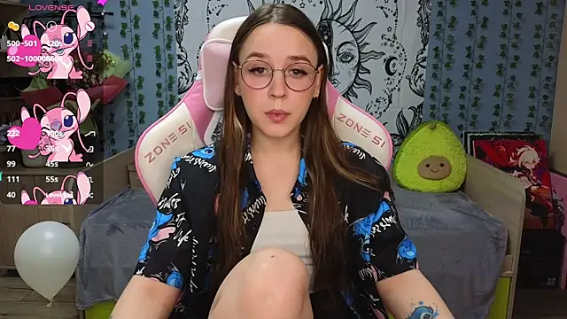 Snapshot of Sweet_frosti chatting on February 5, 2:19 am Sweet frosti online show from February 5, 2:19 am
