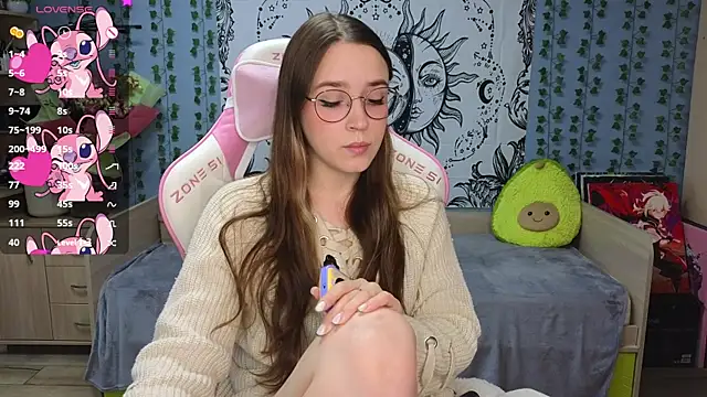 Snapshot of Sweet_frosti chatting on February 7, 3:12 am Sweet frosti online show from February 7, 3:12 am