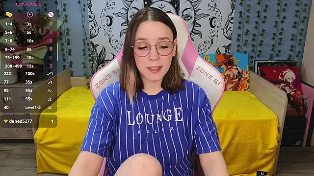 Snapshot of Sweet_frosti chatting on March 3, 2:47 am Sweet frosti online show from March 3, 2:47 am