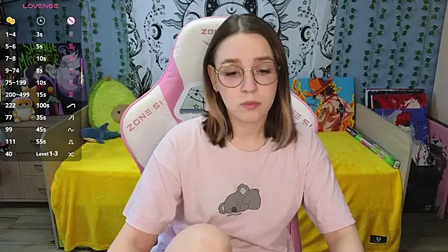Snapshot of Sweet_frosti chatting on March 13, 2:16 am Sweet frosti online show from March 13, 2:16 am