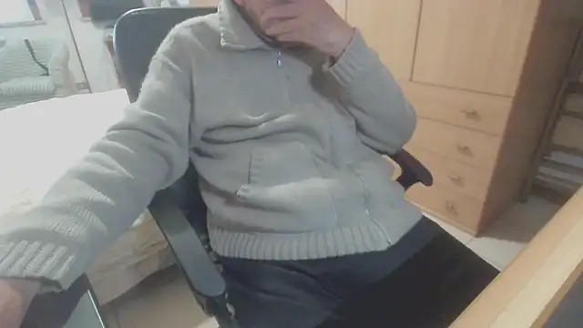 Snapshot of papillonhotofficial chatting on October 5, 8:01 am papillonhotofficial online show from October 5, 8:01 am