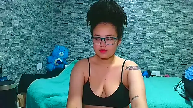 Snapshot of vanellope12 chatting on March 25, 5:57 am vanellope12 online show from March 25, 5:57 am