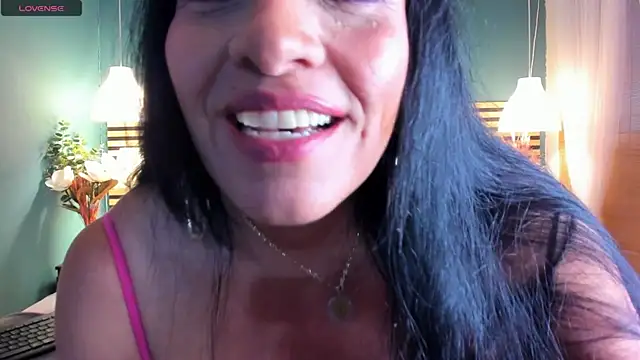 Snapshot of Luisa_Sweet2 chatting on October 9, 2:26 pm Luisa Sweet2 online show from October 9, 2:26 pm