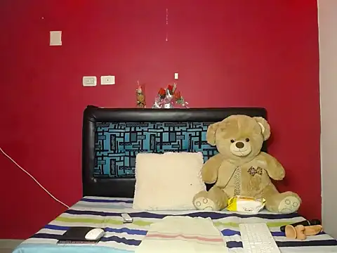 Snapshot of karolhot916 chatting on February 23, 11:46 pm karolhot916 online show from February 23, 11:46 pm