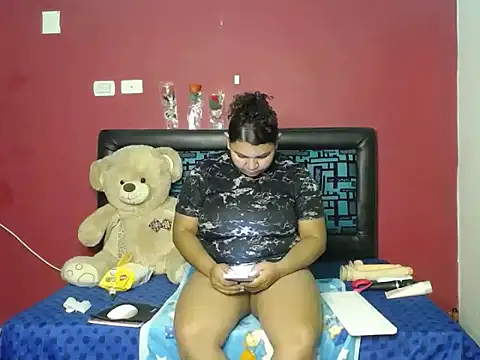 Snapshot of karolhot916 chatting on March 2, 9:43 pm karolhot916 online show from March 2, 9:43 pm