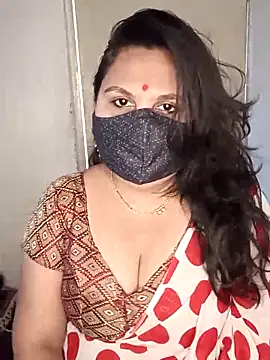 Snapshot of Love-priya chatting on February 13, 7:45 am Love-priya online show from February 13, 7:45 am