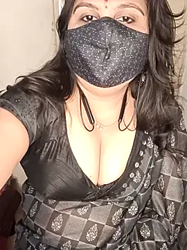 Snapshot of Love-priya chatting on March 8, 6:43 am Love-priya online show from March 8, 6:43 am