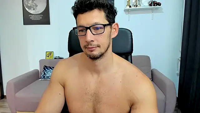 BrutusK08 online show from November 12, 8:15 am