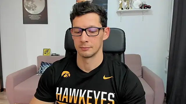 BrutusK08 online show from November 17, 7:14 am