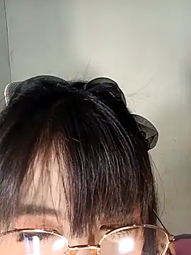 Snapshot of Chall_mee chatting on February 22, 10:19 pm Chall mee online show from February 22, 10:19 pm