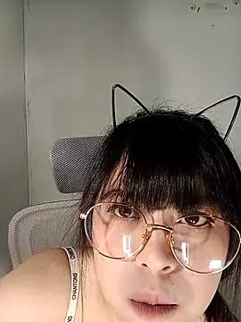 Snapshot of Chall_mee chatting on February 25, 8:40 pm Chall mee online show from February 25, 8:40 pm