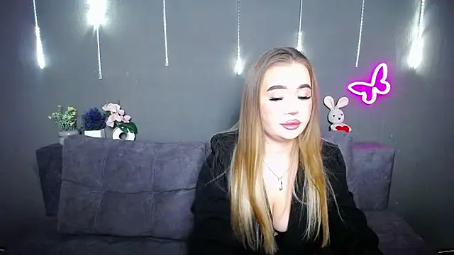 Snapshot of StacyYellig chatting on April 24, 8:33 pm StacyYellig online show from April 24, 8:33 pm