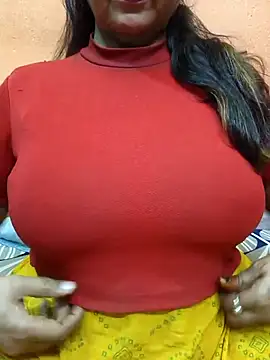 CUTE SOPHIA- online show from February 24, 8:25 pm