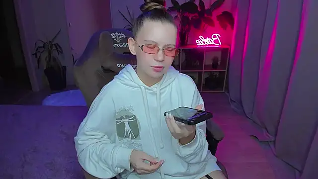 HelloRoxy online show from December 3, 12:46 am