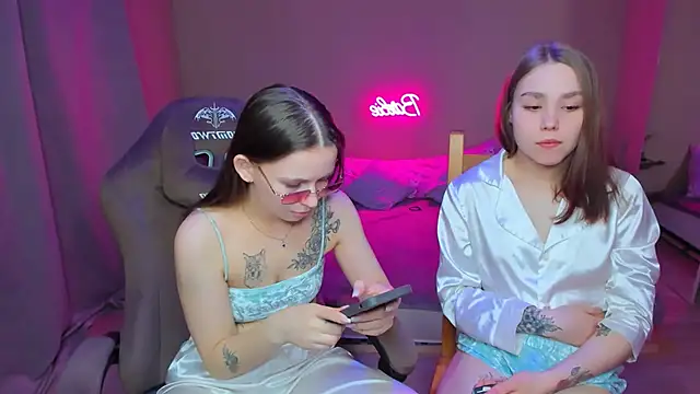 HelloRoxy online show from March 2, 12:43 pm