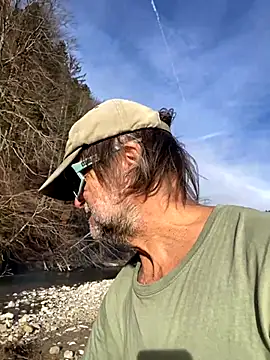 artXhibitor online show from November 28, 1:03 pm