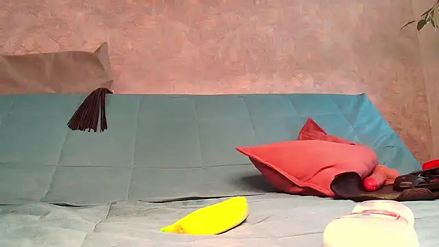 LonelyFlower online show from January 14, 7:27 am