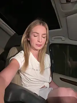 EvieEvans online show from December 1, 9:59 pm