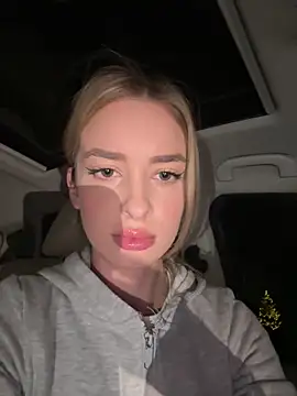 EvieEvans online show from December 4, 7:56 pm