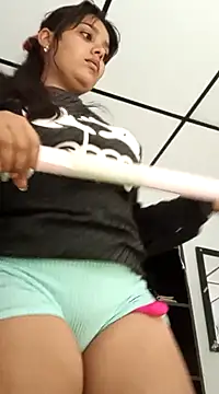 Snapshot of stefanie010 chatting on January 3, 8:54 pm stefanie010 online show from January 3, 8:54 pm