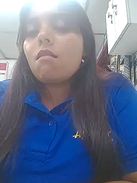 Snapshot of stefanie010 chatting on March 12, 12:53 am stefanie010 online show from March 12, 12:53 am