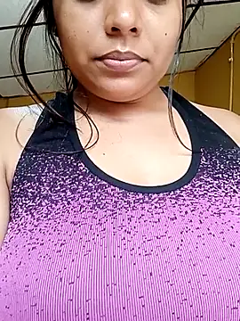 Snapshot of stefanie010 chatting on May 8, 3:17 pm stefanie010 online show from May 8, 3:17 pm