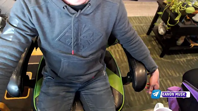 osirispouk online show from February 17, 10:38 pm