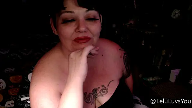 Snapshot of LeluLuvsYou chatting on October 30, 7:10 am LeluLuvsYou online show from October 30, 7:10 am