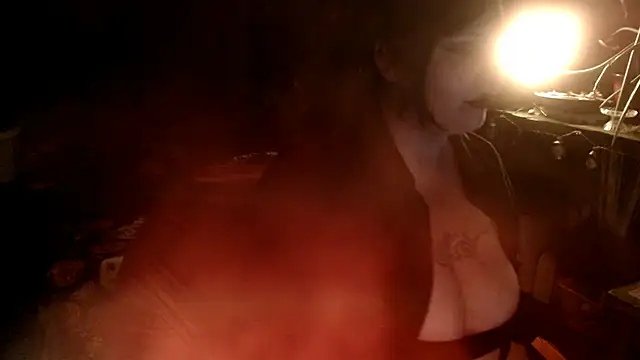 Snapshot of LeluLuvsYou chatting on November 15, 7:05 am LeluLuvsYou online show from November 15, 7:05 am