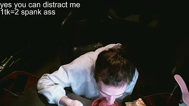 izilizi 23 online show from December 6, 2:17 pm