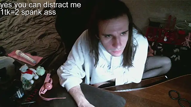 izilizi 23 online show from December 8, 3:45 pm