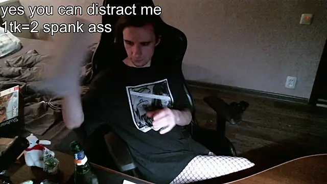 izilizi 23 online show from December 18, 3:44 pm