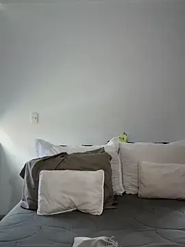 santiago 01 online show from February 27, 1:07 pm