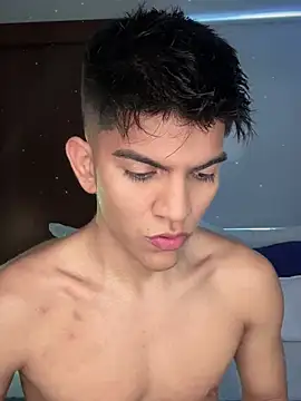 santiago 01 online show from March 22, 1:08 pm