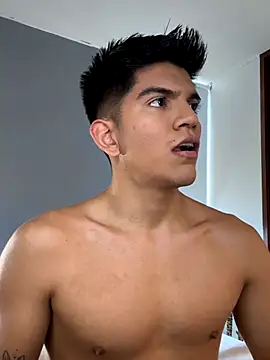 santiago 01 online show from November 14, 8:18 pm