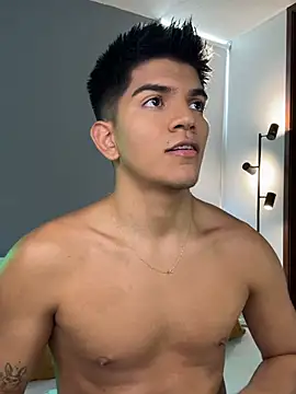 Snapshot of santiago_01 chatting on February 26, 9:36 pm santiago 01 online show from February 26, 9:36 pm