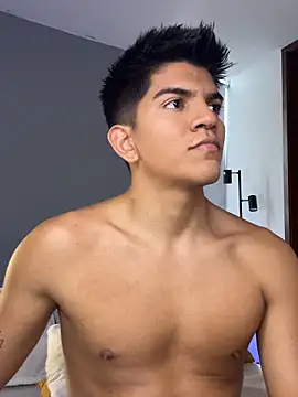 Snapshot of santiago_01 chatting on March 4, 9:21 pm santiago 01 online show from March 4, 9:21 pm